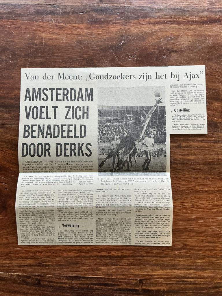 Voetbal krantenartikel FC Amsterdam Ajax oktober 1974, Ophalen of Verzenden, Knipsel(s)