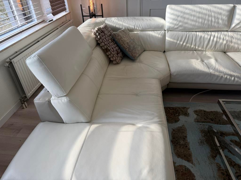 Luxe lederen bank met bijpassende hokker en riante stoel, Huis en Inrichting, Banken | Bankstellen, Gebruikt, 100 tot 125 cm, Hoekbank