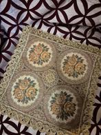 Vintage Tafelkleedje met Rozenmotief en Gouden Rand, Binnen, Gebruikt, Onbekend, Ophalen of Verzenden
