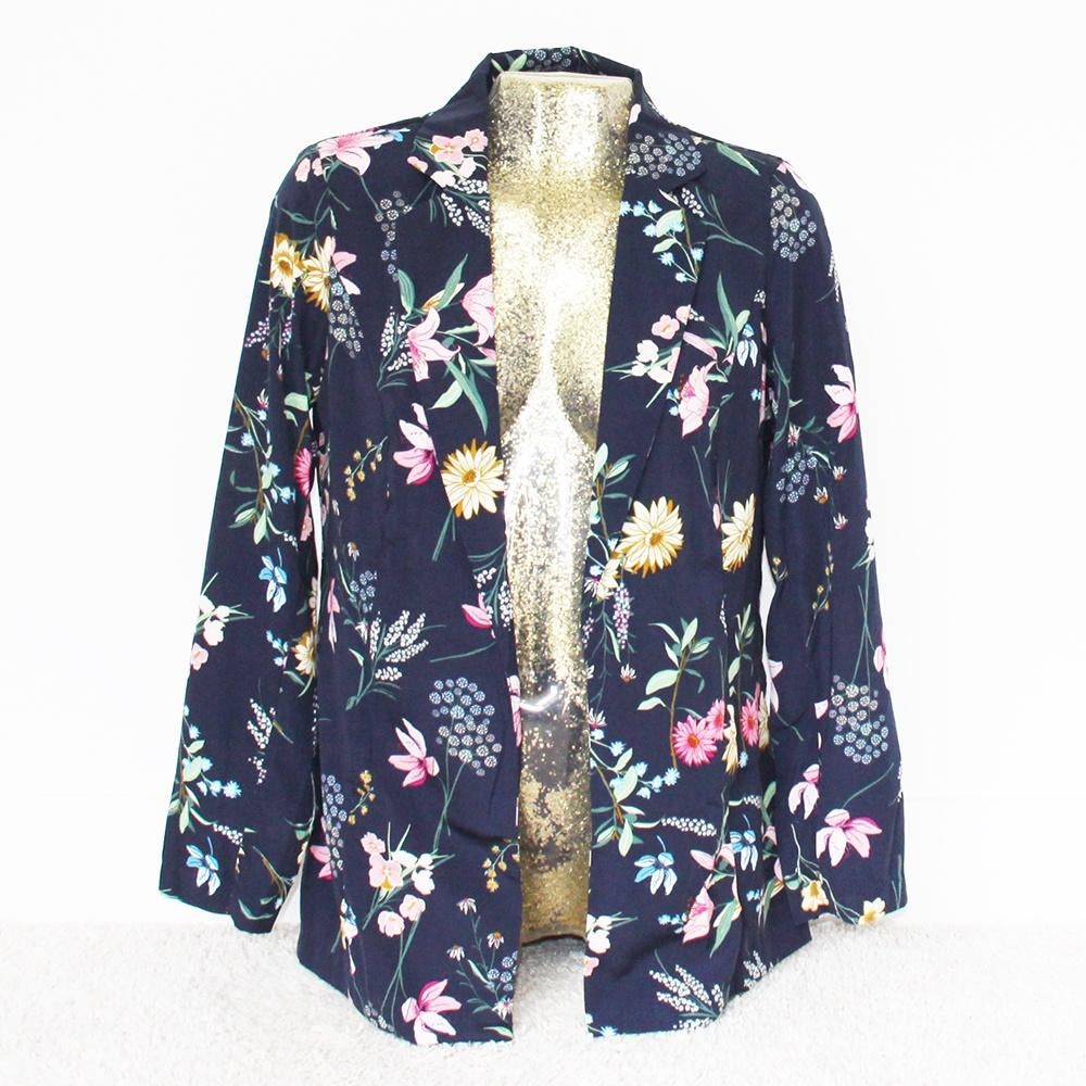 Esmara Bloemen Jasje (Maat 38) - 511 € 15,-, Maat 38/40 (M), Overige kleuren, Zo goed als nieuw, Jasje