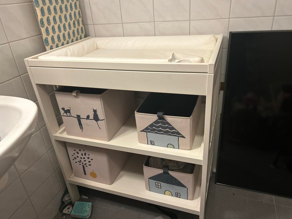 Commode met opbergmanden, Ophalen, Zo goed als nieuw, Minder dan 140 cm, Matras