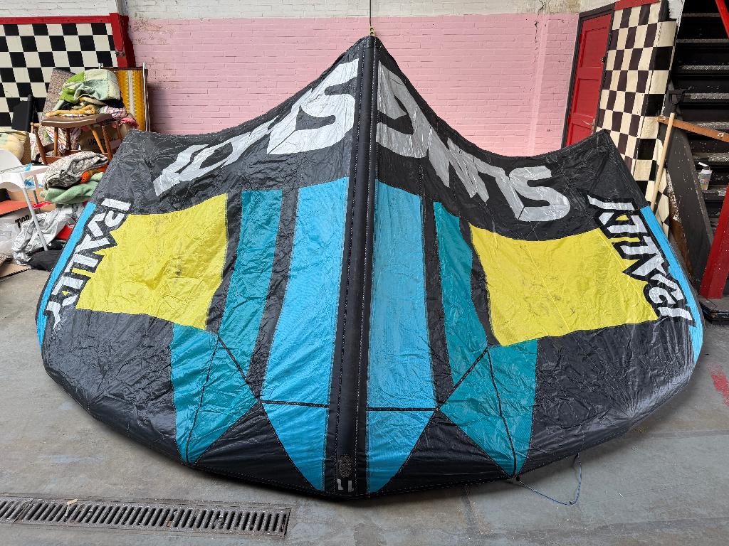 Slingshot Rally 11m2 2016, Watersport en Boten, Kitesurfen, Gebruikt, Geen board, Kite, 11 m²