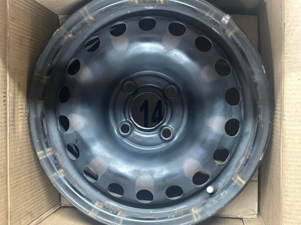 VW Up! velgen 14 inch met wieldoppen (2 stuks), Ophalen of Verzenden, Gebruikt, 14 inch, Velg(en)