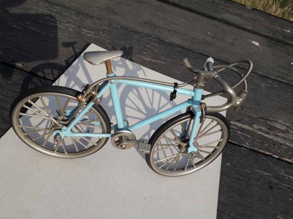Miniatuur fietsje decoratie, Ophalen