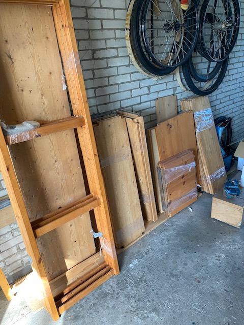 Houten Lundia stelling en een andere stelling, Doe-het-zelf en Verbouw, Ophalen, Minder dan 25 mm, Grenen, Zo goed als nieuw