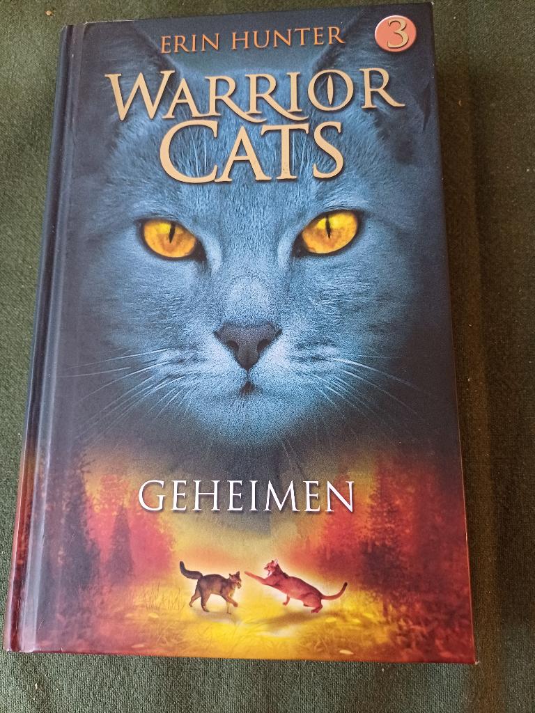 Erin Hunter Warriorcats geheimen deel 3 hardcover., Ophalen, Gelezen, Erin Hunter