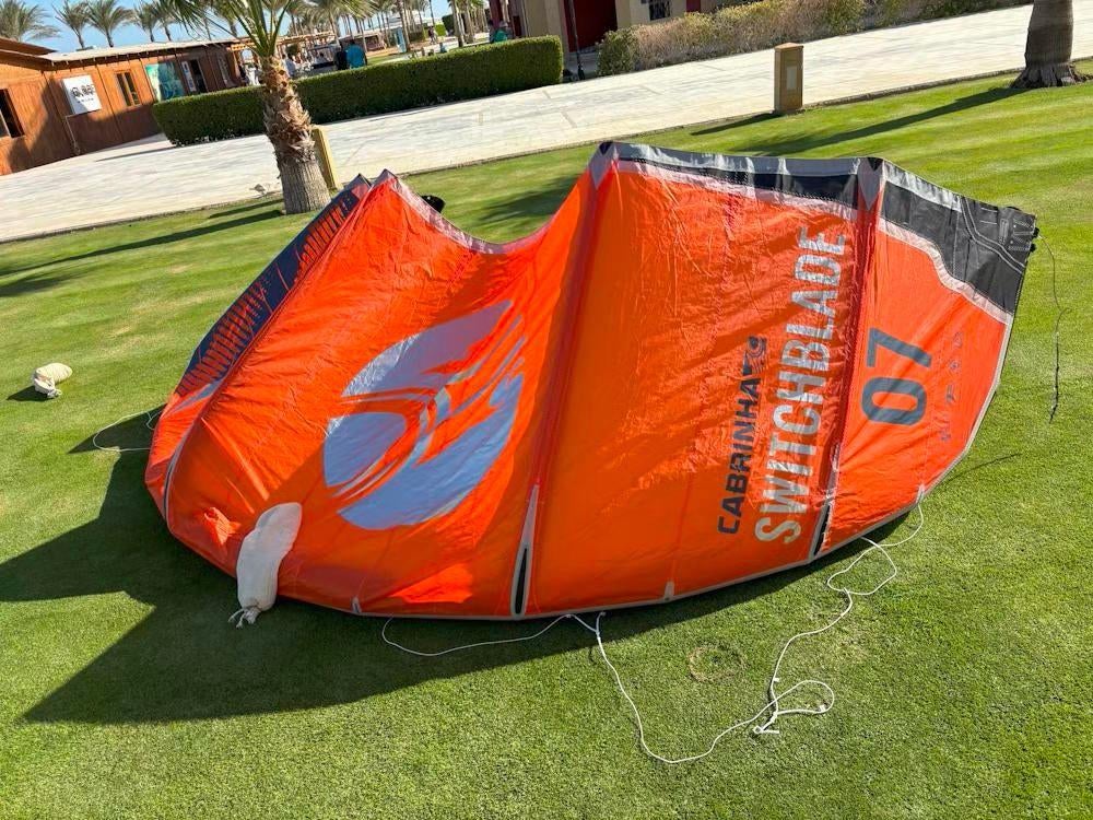 Kitesurfset compleet Cabrinha 7, 9, bar en board!, Watersport en Boten, Kitesurfen, Ophalen, Kitesurf-set, Twintip, Zo goed als nieuw