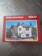 Baanwachtershuisje van Pola HO 310519, Hobby en Vrije tijd, Modeltreinen | H0, Overige merken, Gelijkstroom of Wisselstroom, Brug, Tunnel of Gebouw