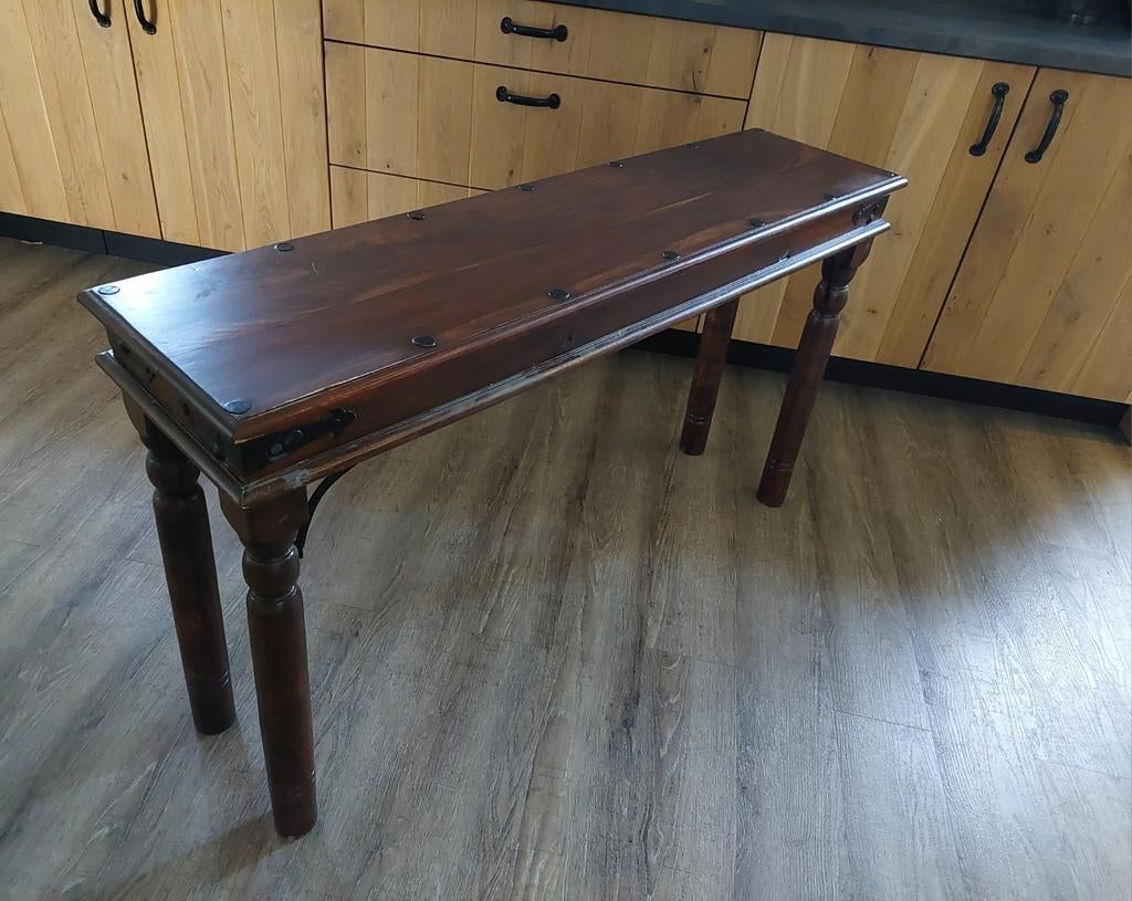 Antieke sidetable., Ophalen