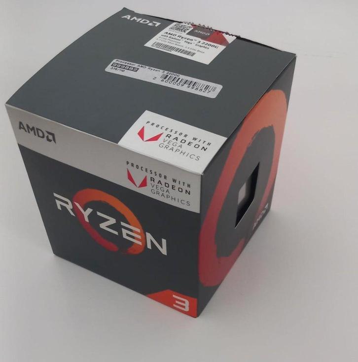 AMD Ryzen 3 2200G + Koeler, Computers en Software, Processors, Zo goed als nieuw, 4-core, 3 tot 4 Ghz, Ophalen of Verzenden