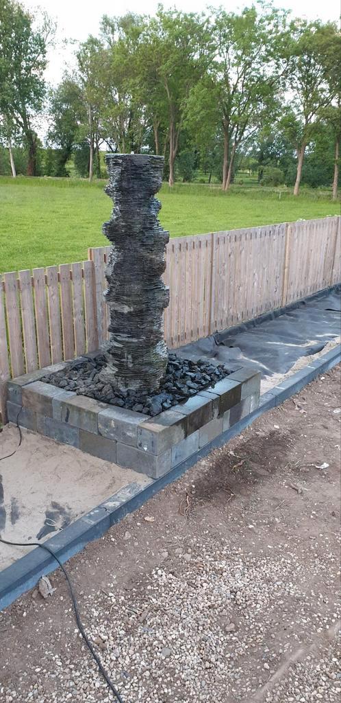 Mooi hoog waterornament van natuursteen, Tuin en Terras, Waterpartijen en Fonteinen, Gebruikt, Waterornament, Overige materialen