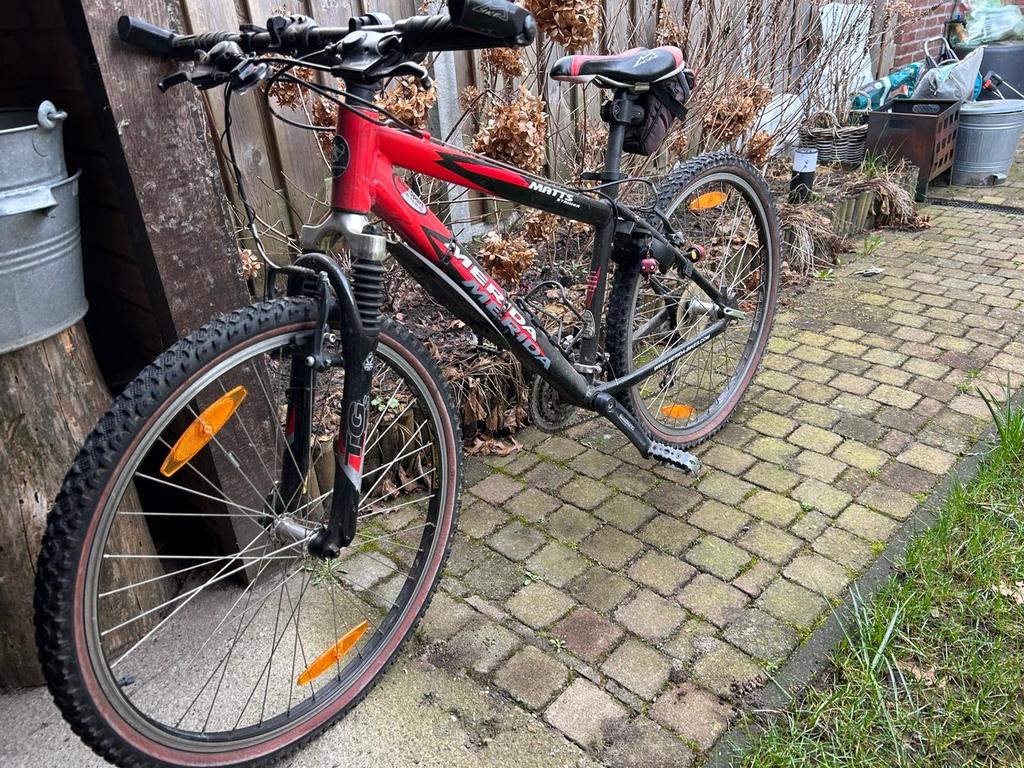 Merida MTB met Shimano schakelsysteem en trappers, Fietsen en Brommers, Fietsen | Mountainbikes en ATB, Ophalen, Gebruikt, Hardtail