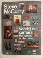 MRT STEVE MCCURRY - VOORBIJ DE CAMERA, Fotografen, Ophalen of Verzenden, Zo goed als nieuw, Steve McCurry
