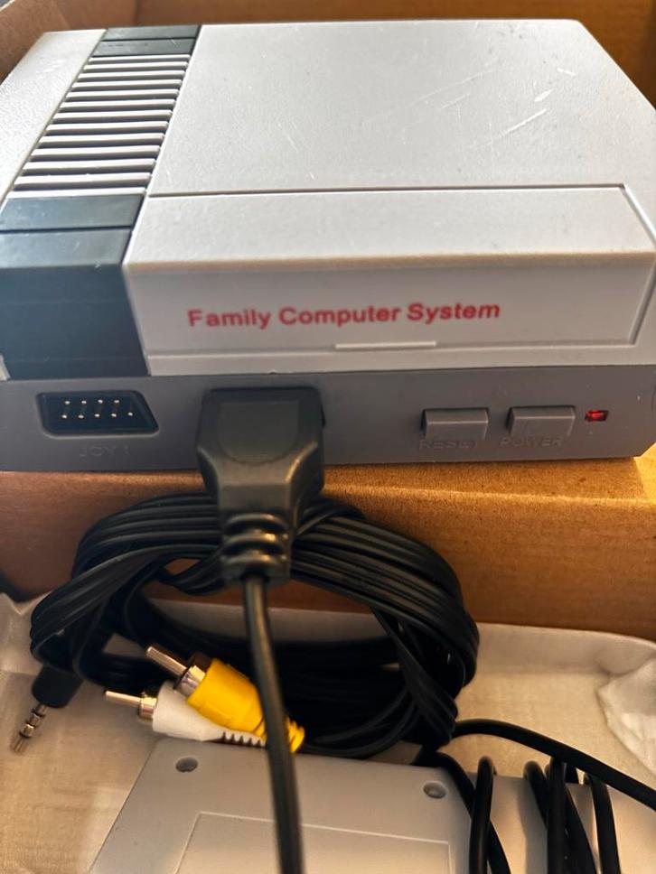 Mini Game Entertainment System - 620 Klassieke Games, Spelcomputers en Games, Spelcomputers | Nintendo NES, Nieuw, Met 2 controllers