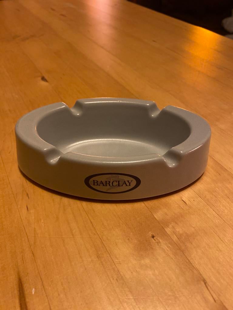 Barclay sigaretten vintage reclame asbak, Verzamelen, Rookartikelen, Aanstekers en Luciferdoosjes, Zo goed als nieuw, Asbak, Ophalen of Verzenden