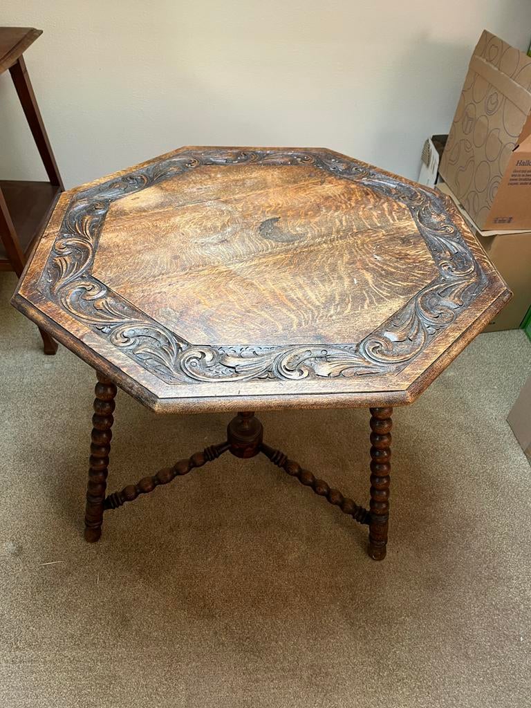 Nostalgische 8-kantige tafel met gedraaide poten, Ophalen