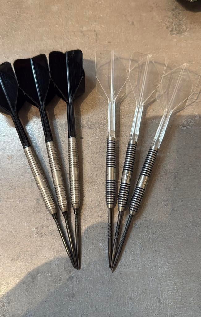 GEZOCHT : Raymond van Barneveld Triple B 22 gram, Ophalen, Pijlen