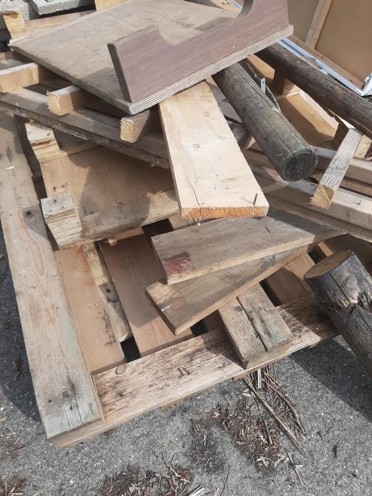 Diverse partij gebruikt hout: planken, balken, pallets, Ophalen, Overige houtsoorten