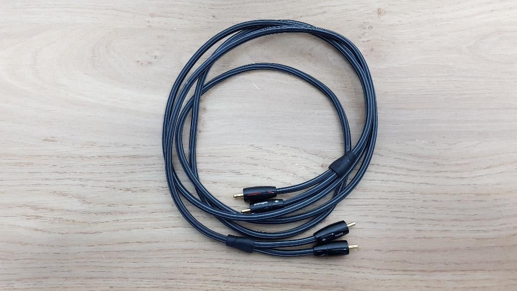 AudioQuest Tower RCA Interconnect - 2 Meter, Audio, Tv en Foto, Audiokabels en Televisiekabels, Ophalen of Verzenden, Gebruikt