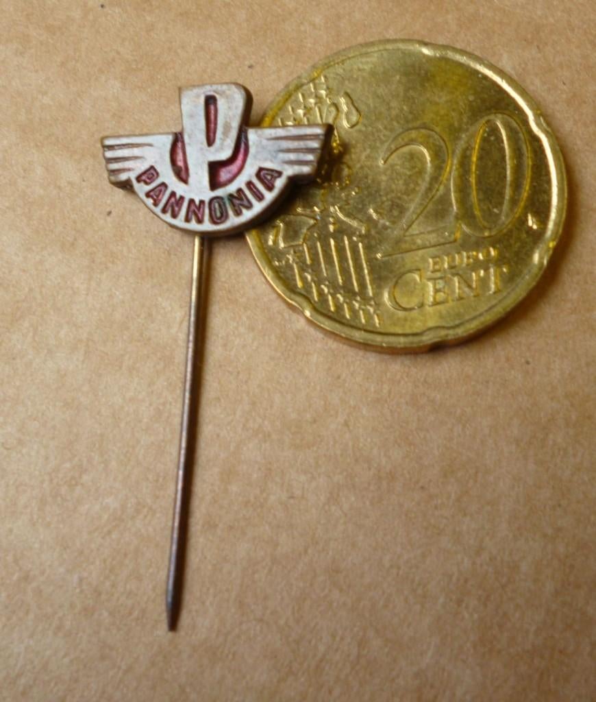 zeer oud speldje PANNONIA hongaarse motorfiets, Ophalen of Verzenden, Gebruikt, Transport, Speldje of Pin