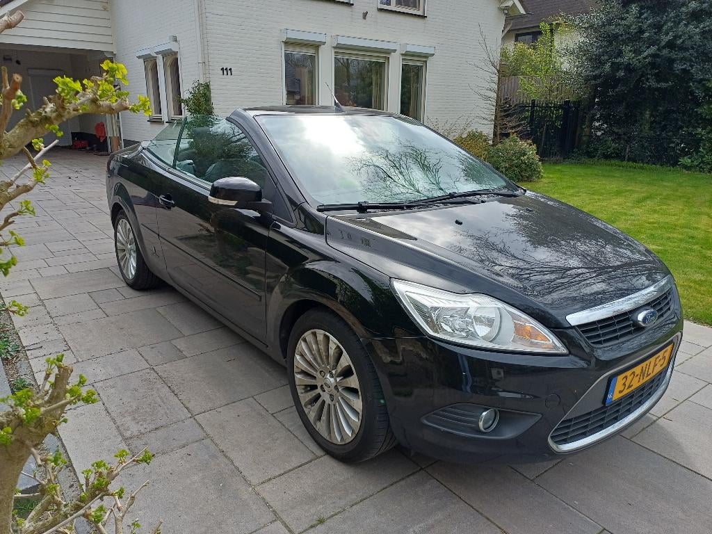 Ford Focus 1.6 74KW CC (cabrio) 2010 Zwart, 1596 cc, Stof, 74 pk, Zwart