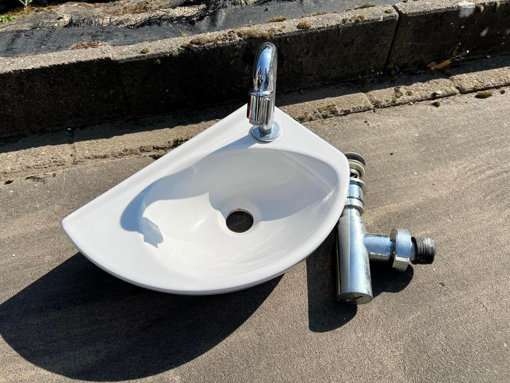 Fonteintje Villeroy & Boch met Hansa kraan, Ophalen, Gebruikt, Chroom, Wastafel