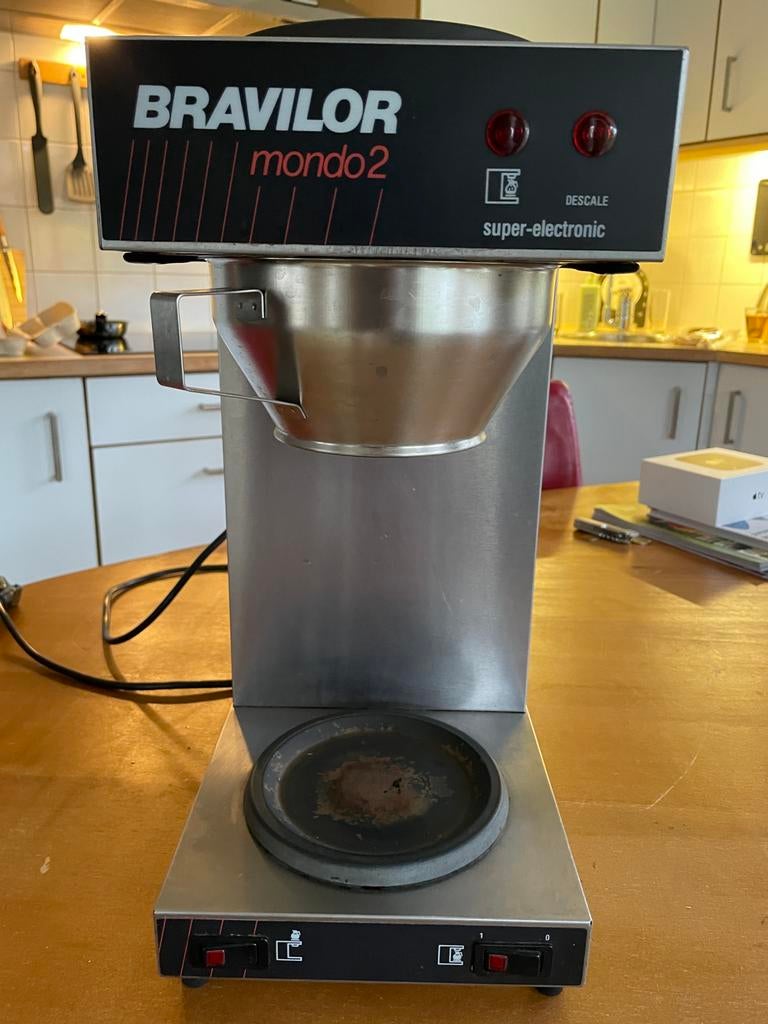 Bravilor Mondeo 2 Professionele Koffiemachine, Witgoed en Apparatuur, Koffiezetapparaten, Ophalen, Gebruikt, 10 kopjes of meer