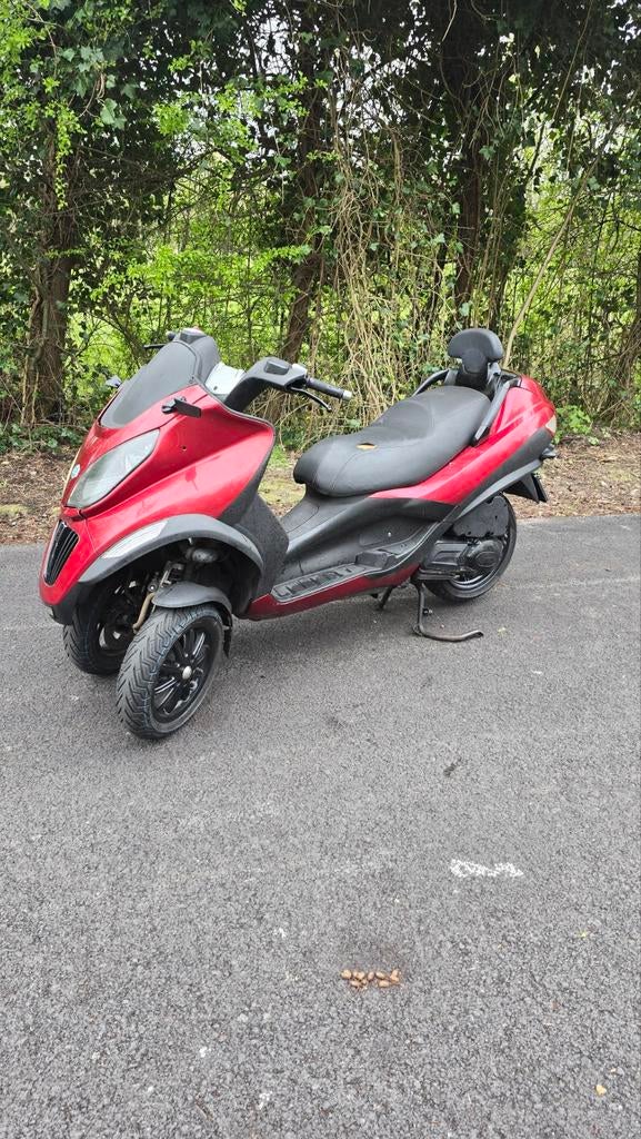 Piaggio MP3 300cc - veel vernieuwd en rijdt top!