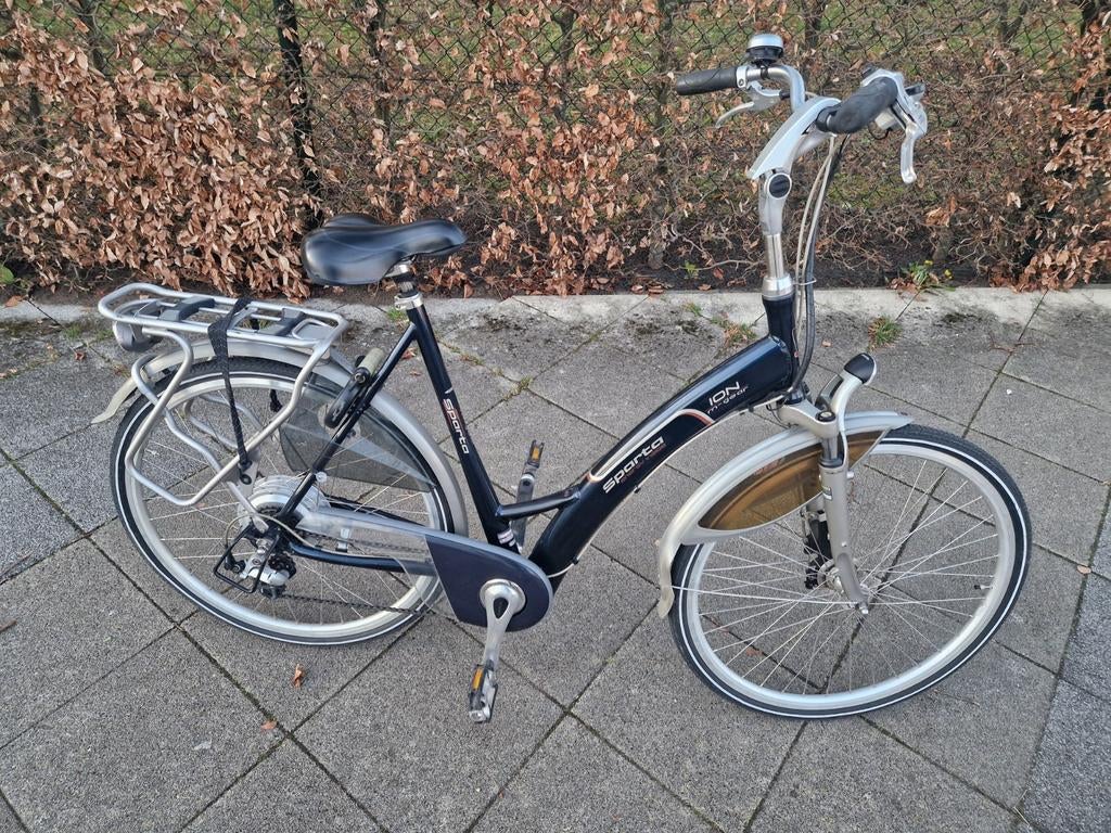 Twee damesfietsen en een herenfiets, Fietsen en Brommers, Fietsen | Dames | Damesfietsen, Ophalen of Verzenden, Gebruikt, Overige merken