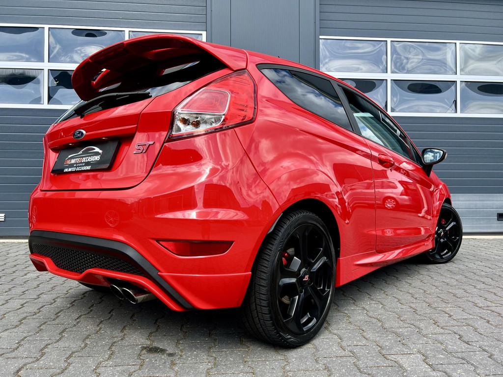 Ford Fiesta 1.6 ST *183PK*RACE RED*17”LMV, Auto's, Voorwielaandrijving, Gebruikt, 4 cilinders, Bedrijf
