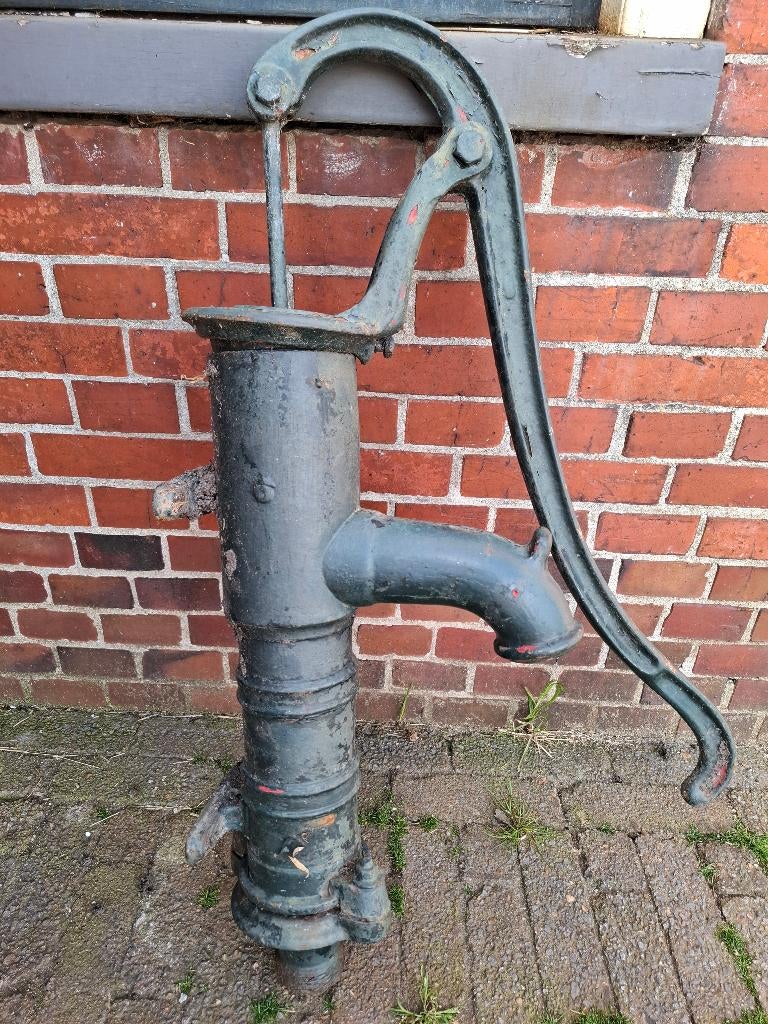 gietijzeren waterpomp, Ophalen, Gebruikt, Gietijzer, Waterornament