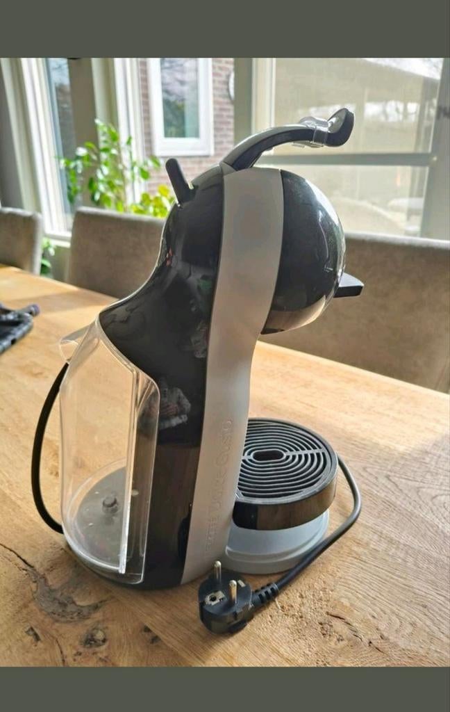 Dolce Gusto, Witgoed en Apparatuur, Koffiezetapparaten, Ophalen, Zo goed als nieuw, Koffiemachine