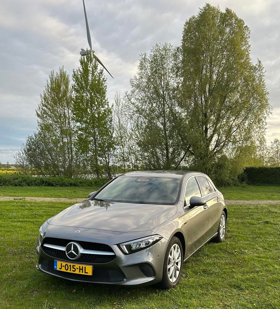Mercedes-Benz A-Klasse A 250 e 218pk 8G-DCT 2020 Grijs, Auto's, 160 pk, 1600 kg, 93 €/maand, 1332 cc