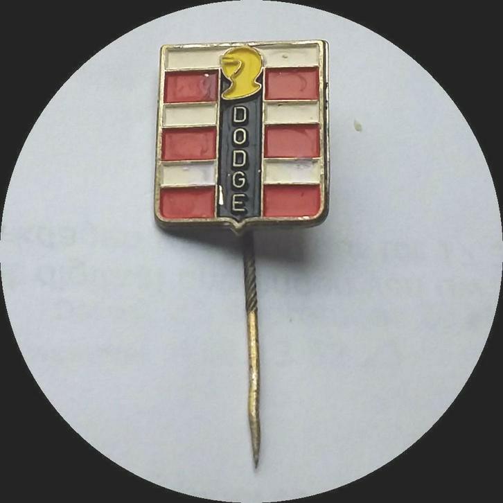 DODGE Amerikaans auto speldje, Verzamelen, Ophalen of Verzenden, Zo goed als nieuw, Transport, Speldje of Pin