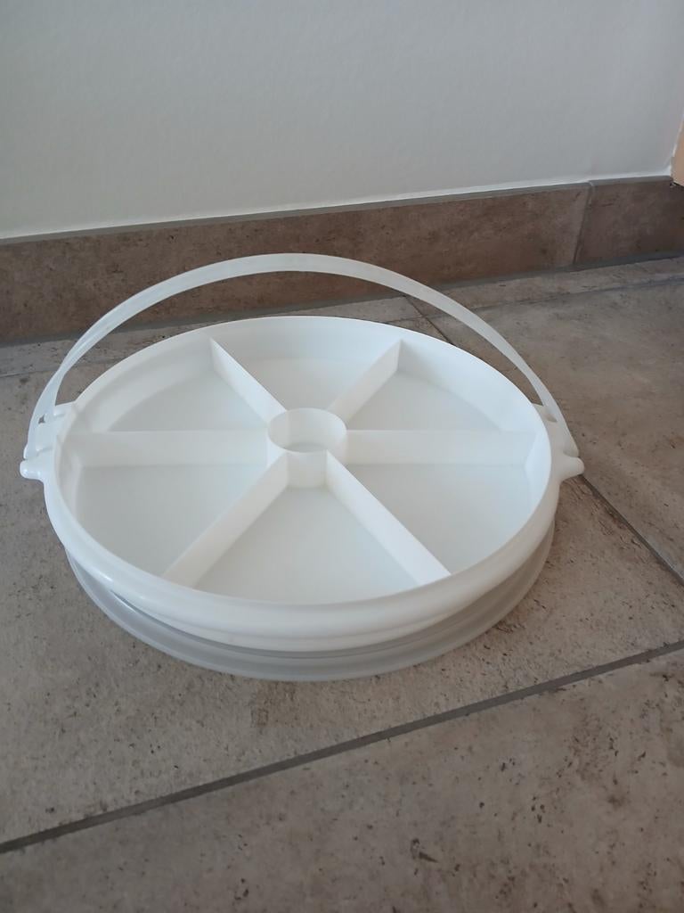 Tupperware hapjesschaal, serveer/partyschaal, tapasschaal, Ophalen of Verzenden, Zo goed als nieuw, Wit, Overige typen