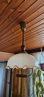 Vintage Traditionele Hanglamp - Melkglas en Hout, Huis en Inrichting, Lampen | Hanglampen, Ophalen, Gebruikt, 50 tot 75 cm, Vintage, Traditioneel, Klassiek
