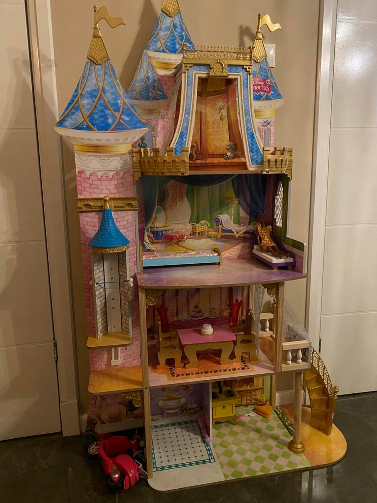 Disney Princess Poppenhuis Kasteel met Meubels, Kinderen en Baby's, Speelgoed | Poppenhuizen, Ophalen, Gebruikt, Poppenhuis