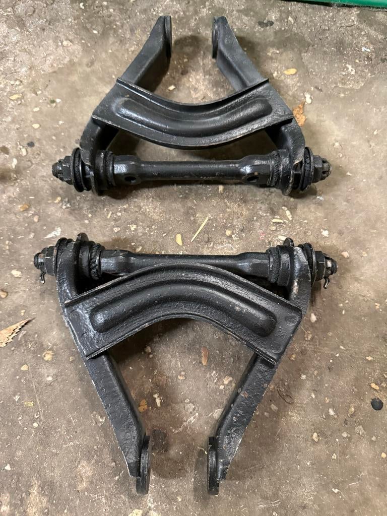 Fiat 850 Sport Coupé Draagarmen Voorzijde (65-72) Set, Ophalen of Verzenden, Gebruikt, Fiat