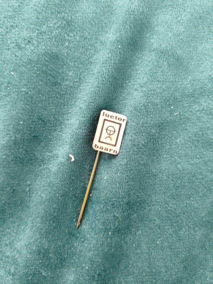 Luctor Baarn steekspeldje, Ophalen of Verzenden, Gebruikt, Overige onderwerpen, Speldje of Pin