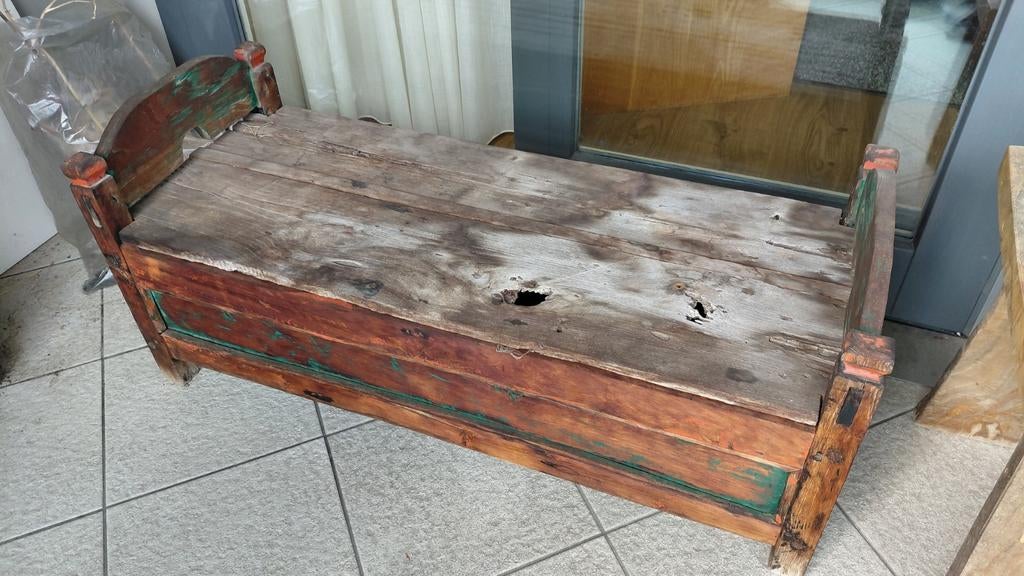 Oud houten bankje met opbergruimte - Rustieke charme, Antiek en Kunst, Ophalen