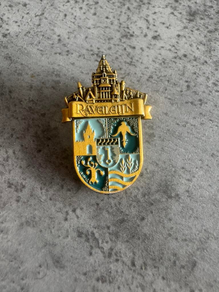 Ravelijn pin efteling, Verzamelen, Ophalen of Verzenden, Zo goed als nieuw, Button of Speldje