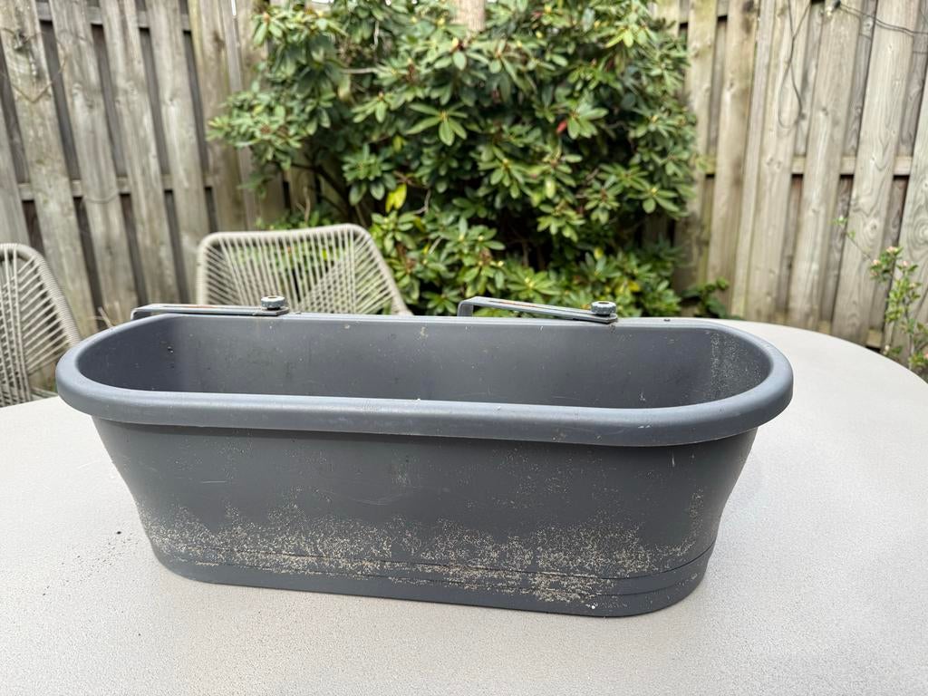 Grijze bloembak met haken, Ophalen, Kunststof, Gebruikt, Minder dan 30 cm