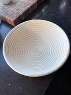 Nieuwe banneton , voor zelf brood bakken en netel doek nieuw, Mand, Rond, Ophalen of Verzenden, Zo goed als nieuw