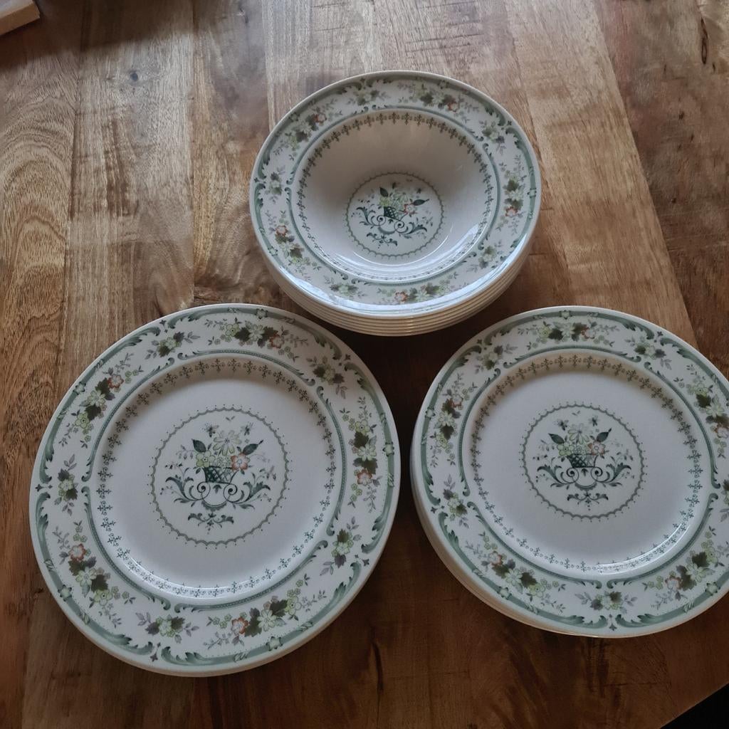 Royal Doulton Provencal Servies - Borden ., Ophalen of Verzenden