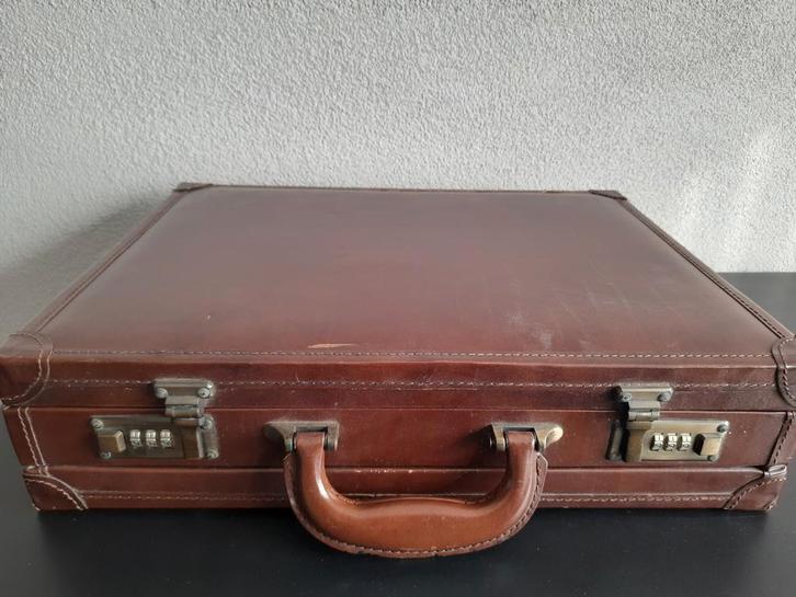 Bruin lederen attachekoffer., Sieraden, Tassen en Uiterlijk, Koffers, Ophalen of Verzenden