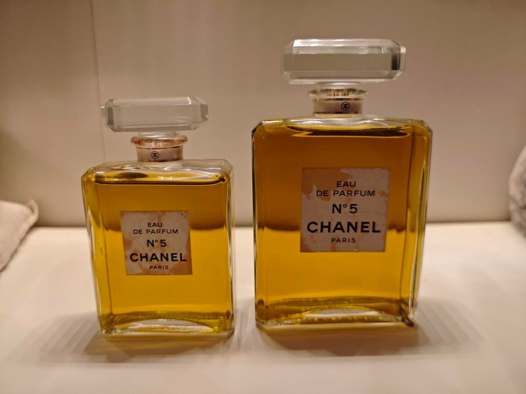 Chanel No 5 Factices in 2 maten, vintage!, Ophalen of Verzenden, Gebruikt, Parfumfles, Gevuld