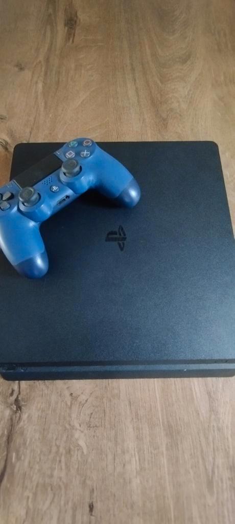 PS4 SLIM 500GB, Spelcomputers en Games, Spelcomputers | Sony PlayStation 4, Gebruikt, Slim, 500 GB, Met 2 controllers, Ophalen