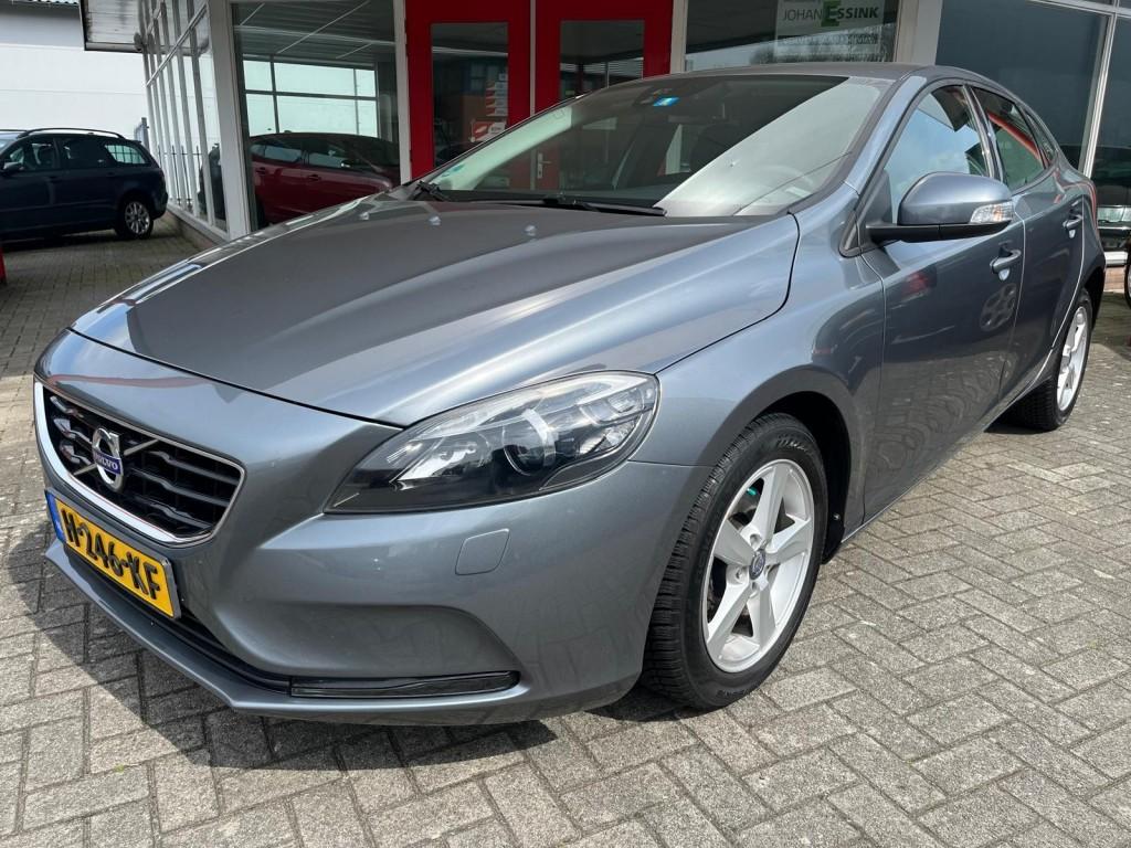 Volvo V40 1.6 T2 Xenon/TREKHAAK/NW DISTRIBUTIE, Auto's, Volvo, Bedrijf, V40, ABS, Airbags, Alarm, Bluetooth, Boordcomputer, Centrale vergrendeling