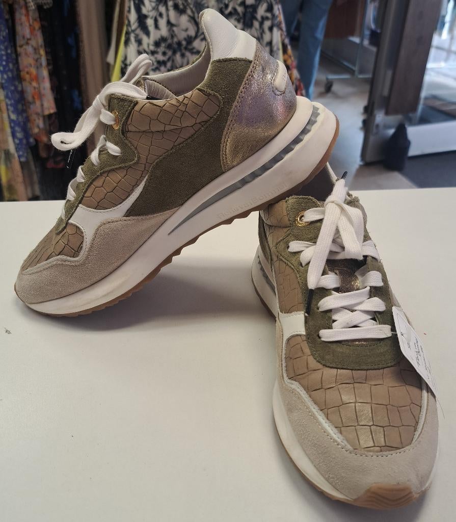 Floris van Bommel luxe sneakers taupe creme metal 38 51020, Kleding | Dames, Schoenen, Zo goed als nieuw, Sneakers of Gympen, Groen