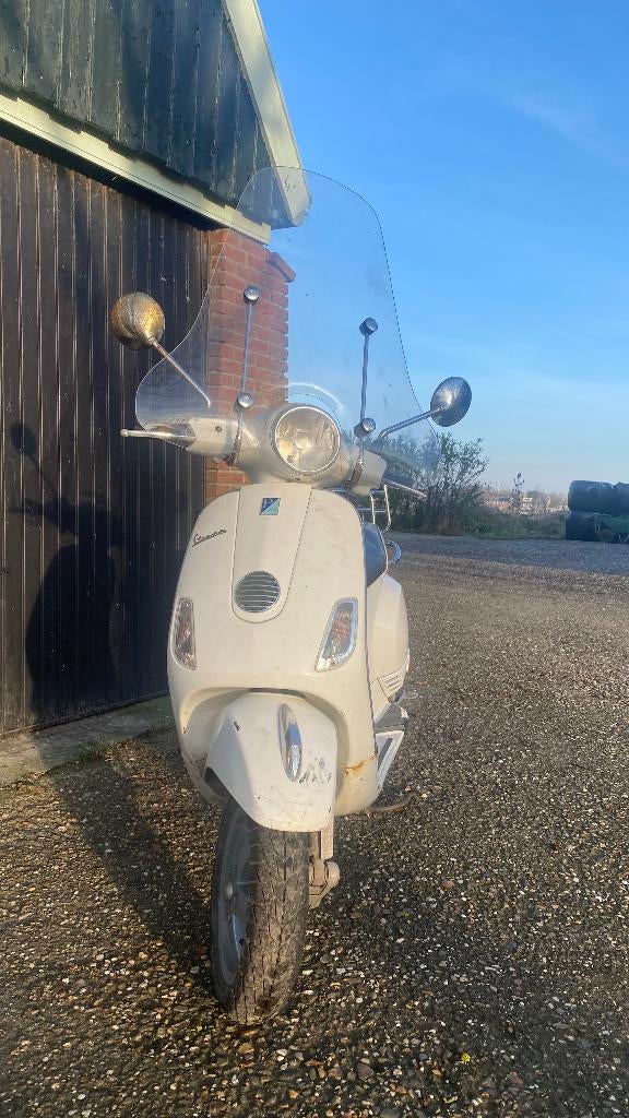 Vespa scooter wit, Fietsen en Brommers, Scooters | Vespa, Ophalen, Gebruikt, Maximaal 45 km/u, 49 cc